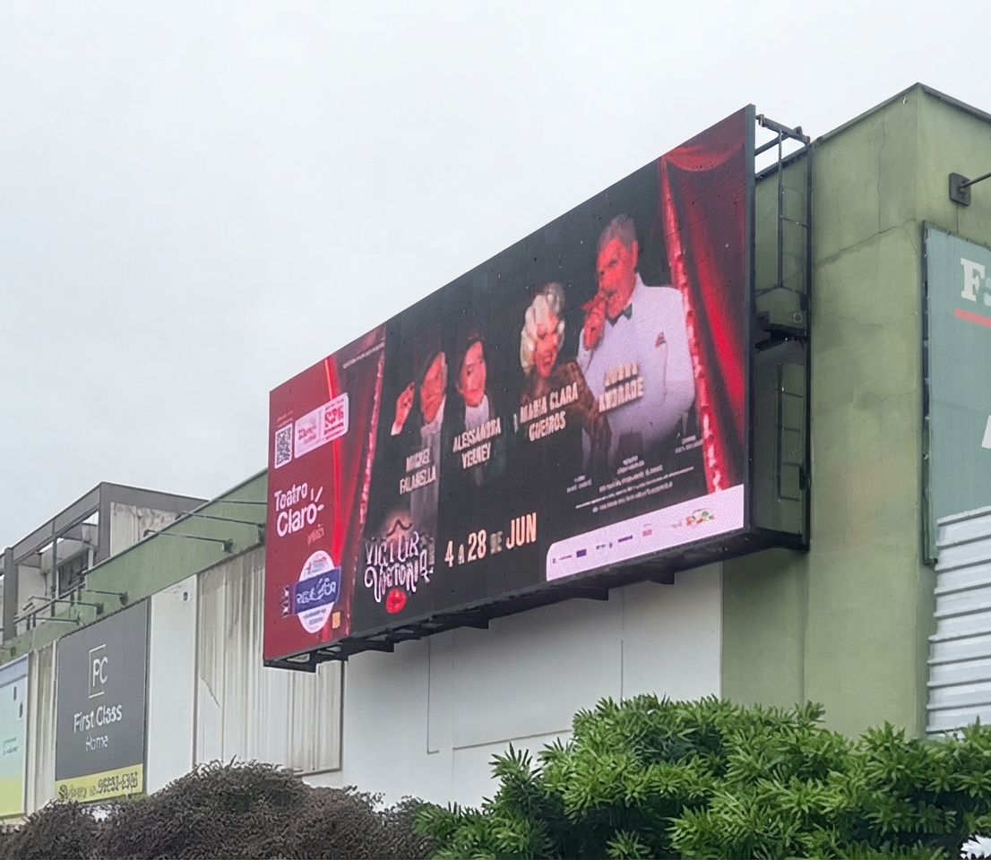 Campanha de peça de teatro no painel de LED da Av. das Américas
